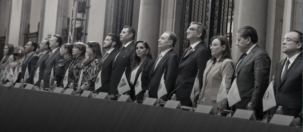Ordenan investigación financiera contra siete gobernadores